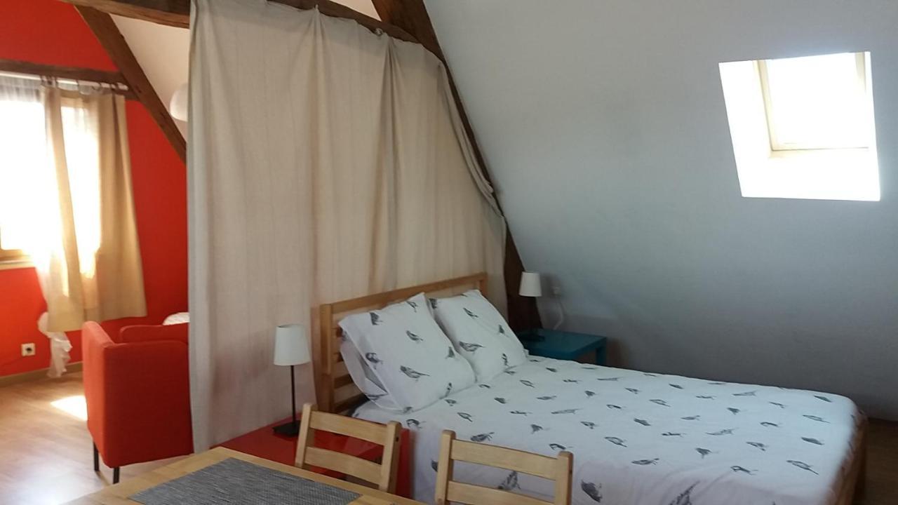 Le Charme Du Chateau Apartment เลส์ อองเดอลีย์ส ภายนอก รูปภาพ
