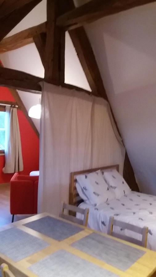 Le Charme Du Chateau Apartment เลส์ อองเดอลีย์ส ภายนอก รูปภาพ
